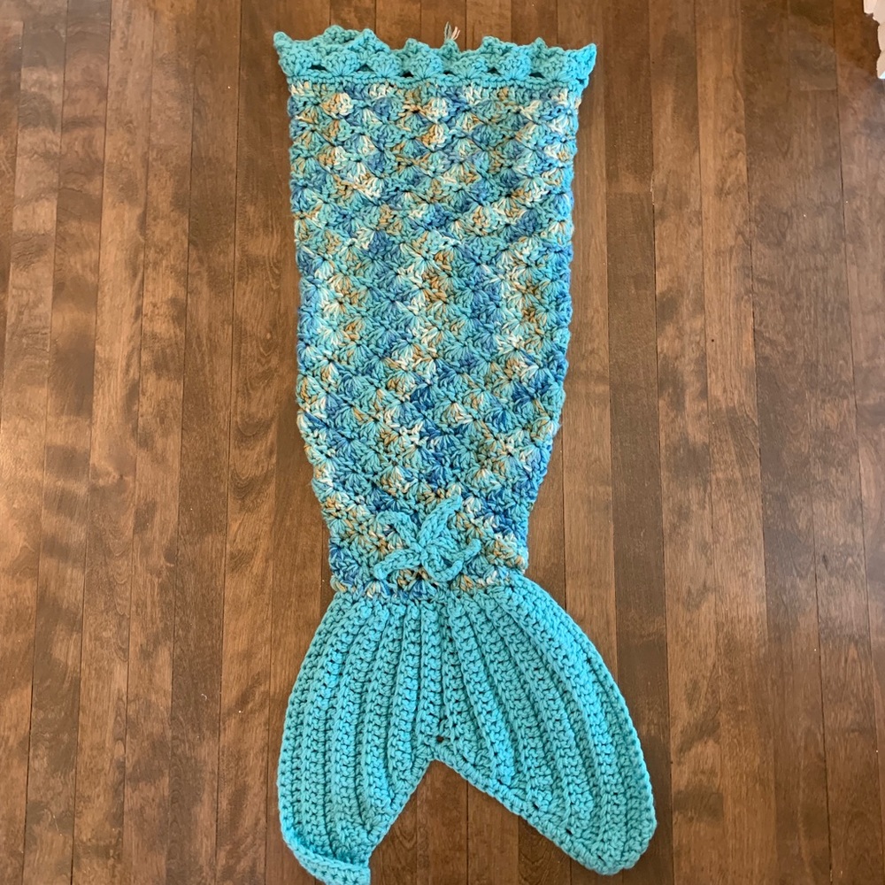 Knit mermaid tail blanket